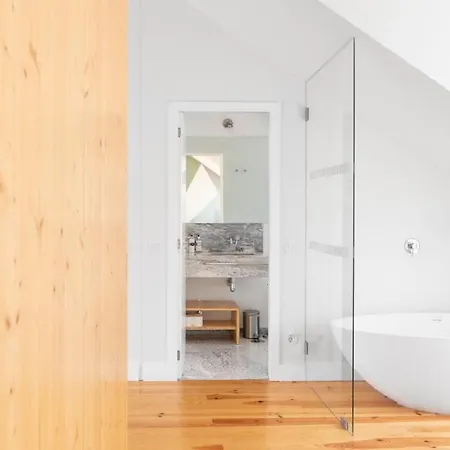 Plum Guide - The Bubble Swing Appartement